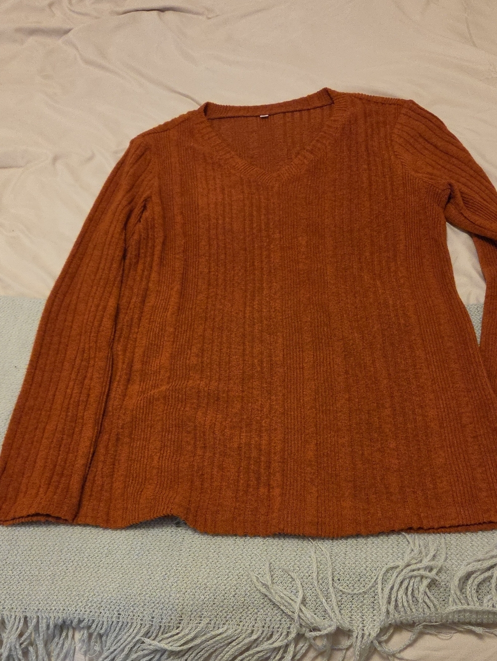 Women's V-Neck Ribbed Sweater - Rust